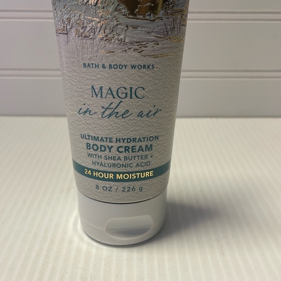 Bath & Body Works Magic In The Air- Body Cream - Picture 2 of 9